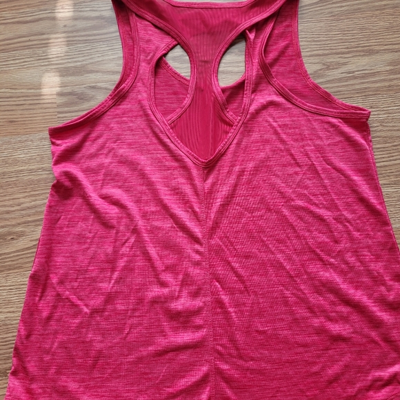 2/$20 NWOT. Ladies tank top - Picture 2 of 3
